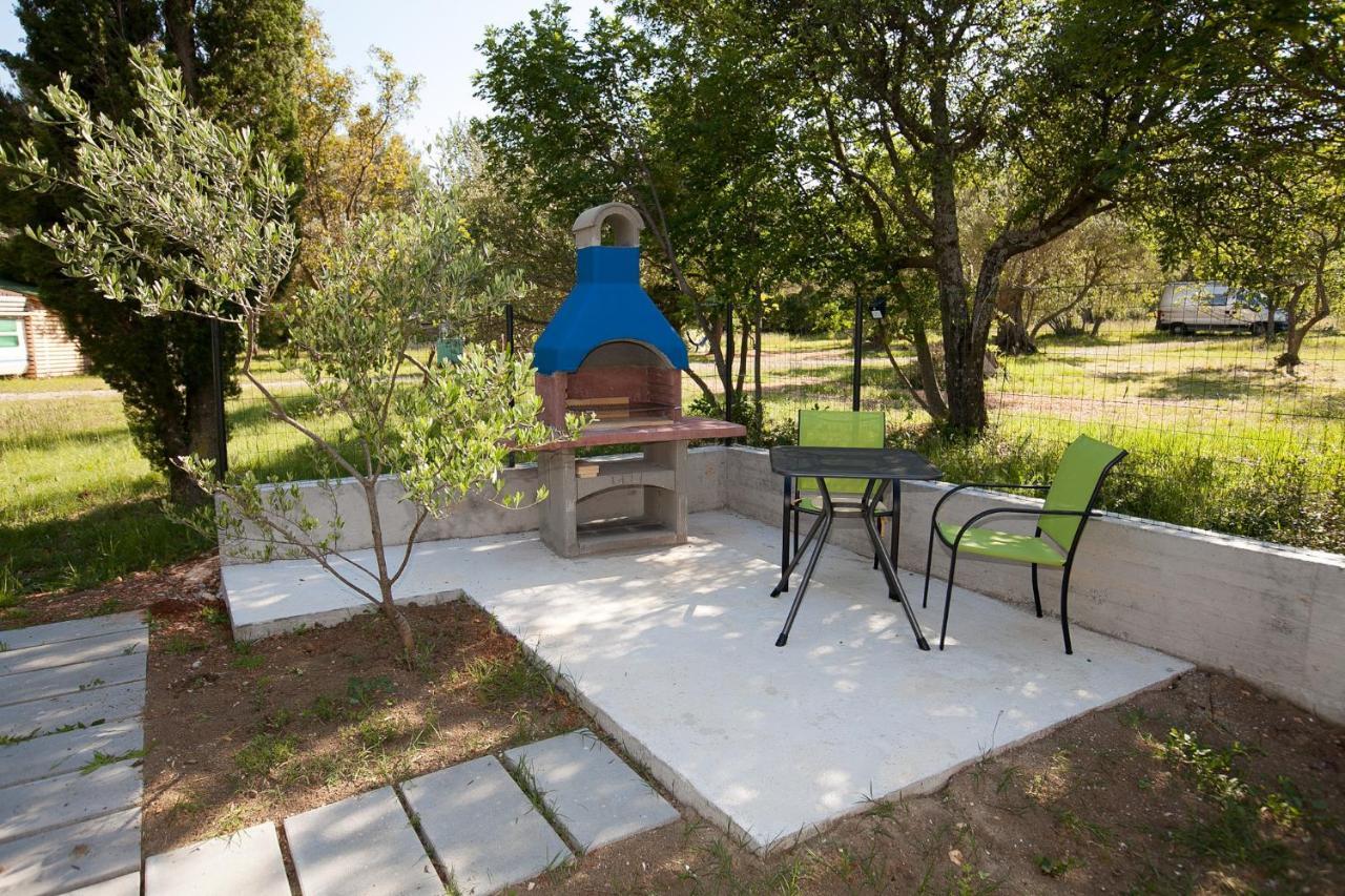 Apartmani Lea Starigrad Paklenica Exterior photo