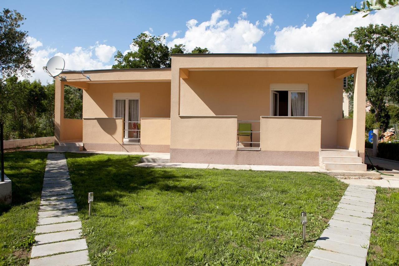 Apartmani Lea Starigrad Paklenica Exterior photo
