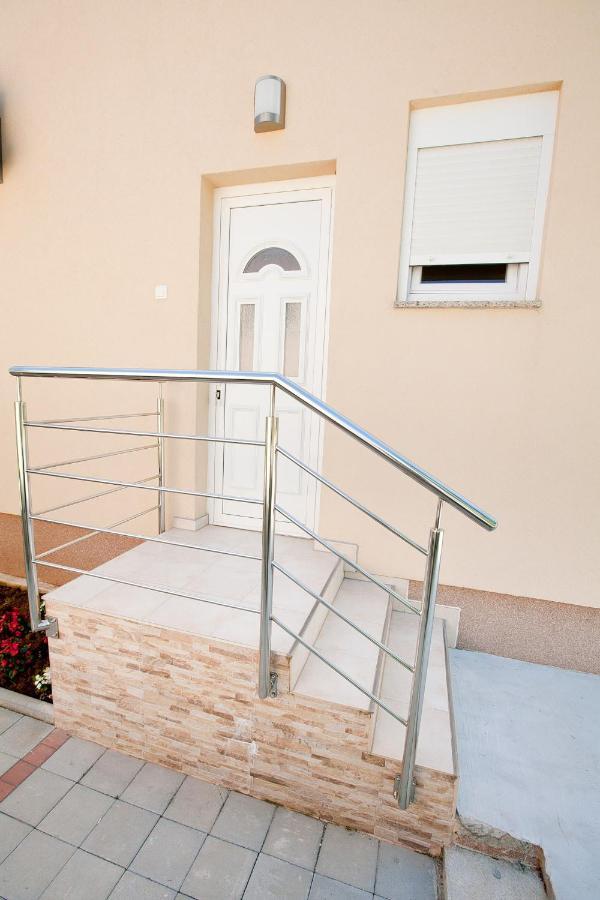Apartmani Lea Starigrad Paklenica Exterior photo