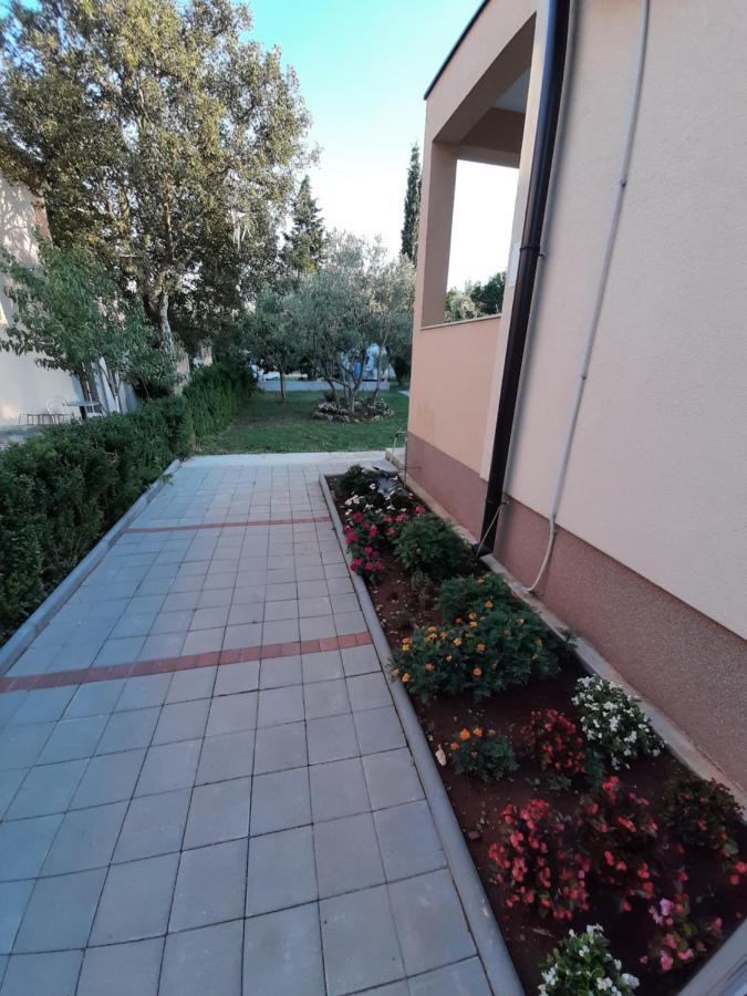 Apartmani Lea Starigrad Paklenica Exterior photo